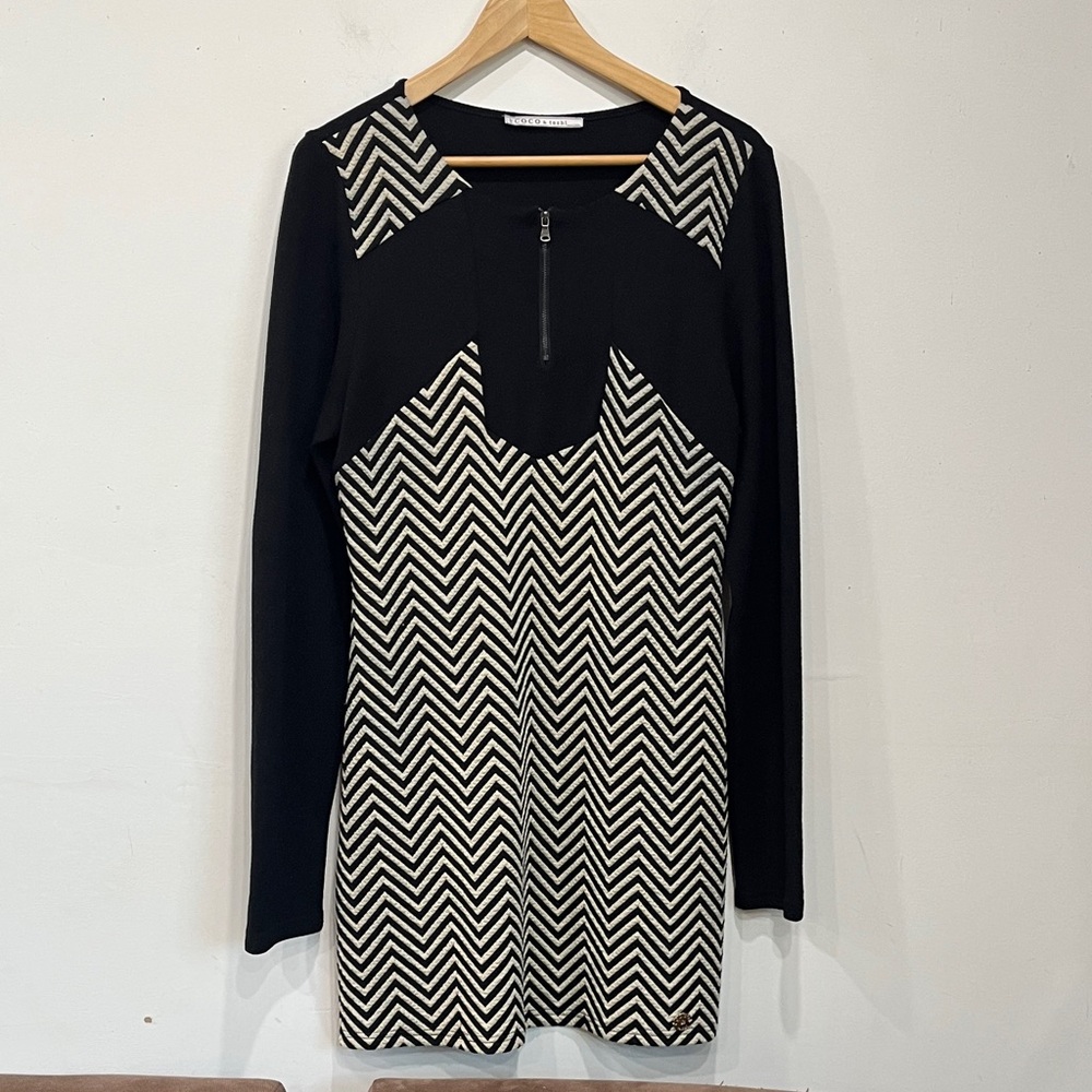 Coco & tashi Long Sleeve Black and white dress size Large